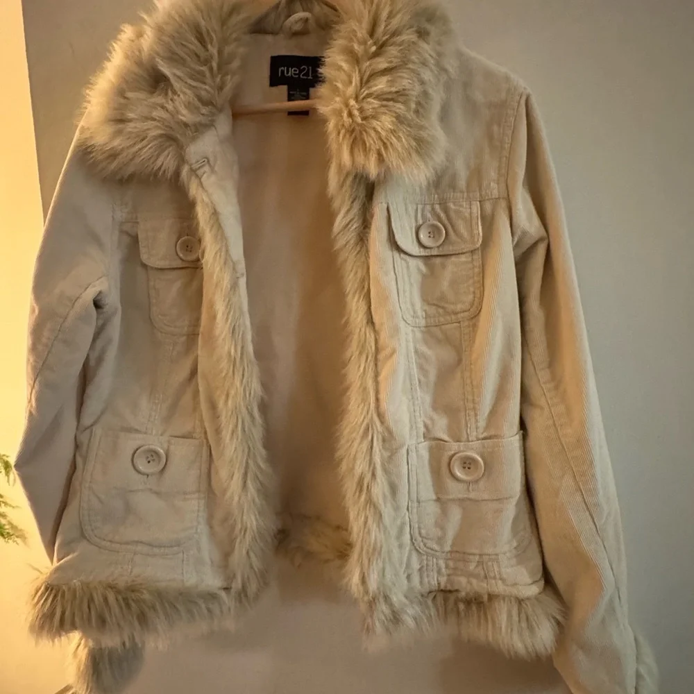 Y2K Rue21 Cream Corduroy Teddy Jacket with Faux Fur Trim – Size L - Picture 2 of 7